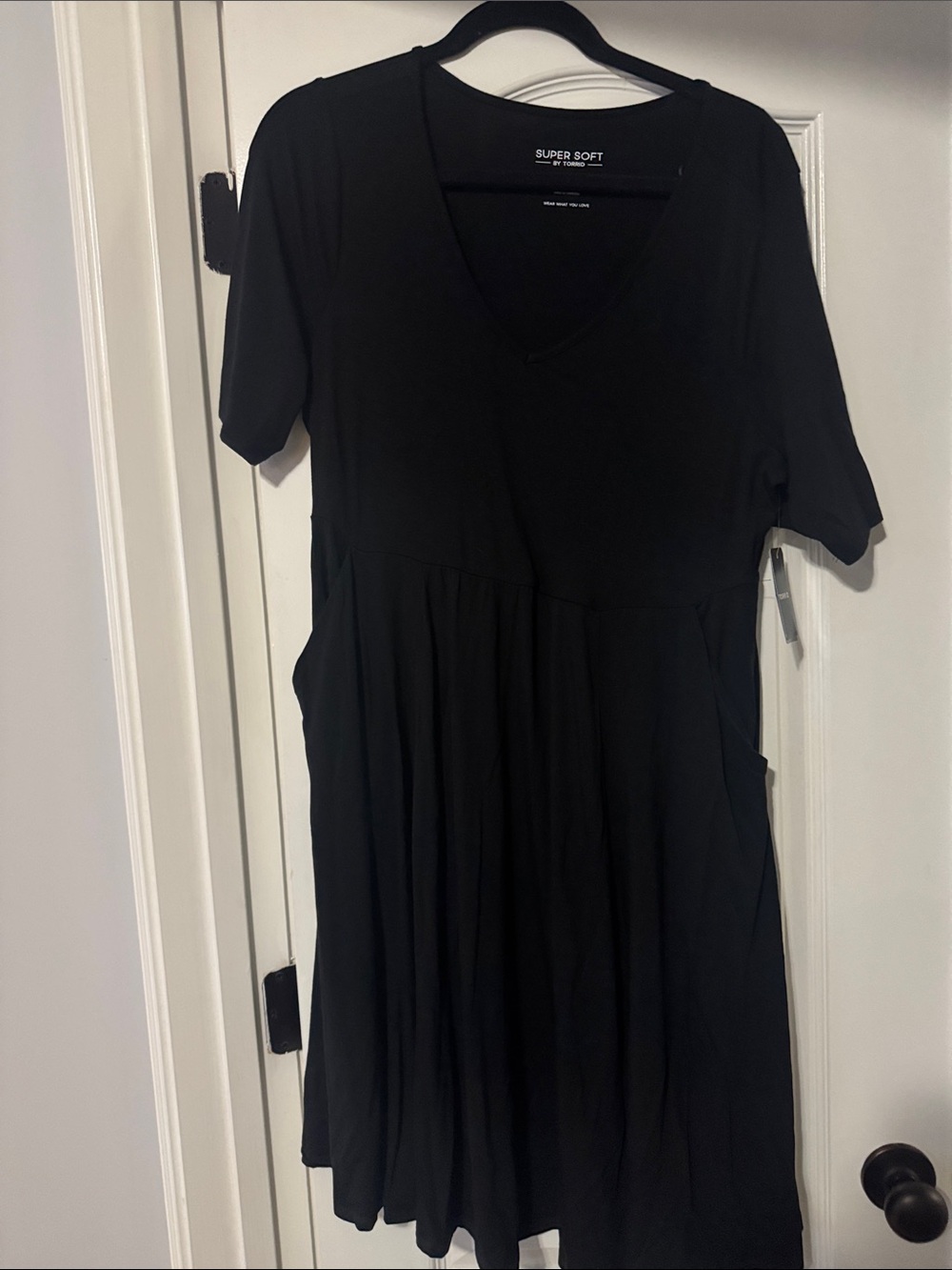 torrid Black V-Neck Tunic with Pockets
